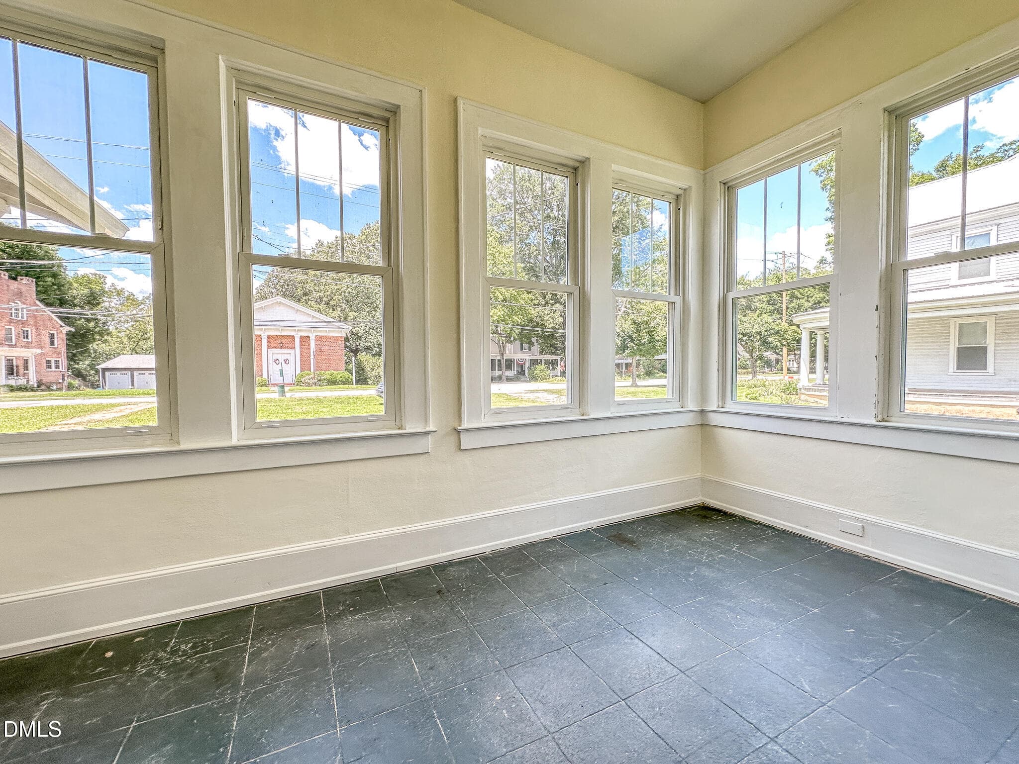 Sunroom - 328 N Main Street, Warrenton, NC 27589