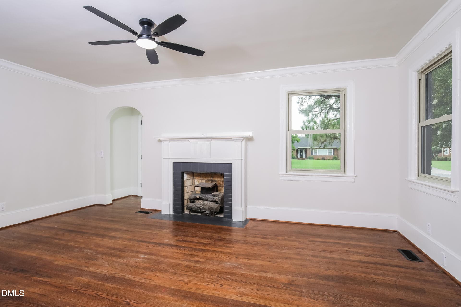 listing_2 - 306 Fayetteville Street, Newton Grove, NC 28366