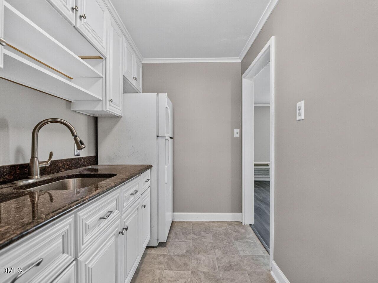 010-1280x960-kitchen - 813 Daniels C, Raleigh, NC 27605, Raleigh