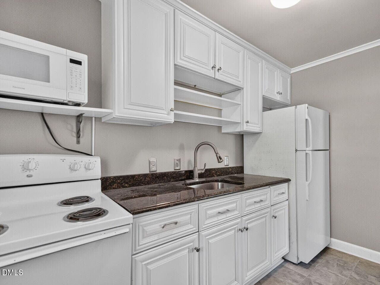 009-1280x960-kitchen - 813 Daniels C, Raleigh, NC 27605, Raleigh