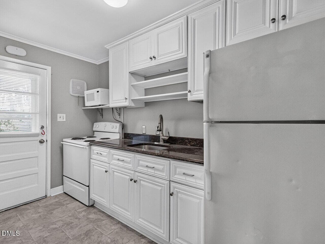 007-1280x960-kitchen - 813 Daniels C, Raleigh, NC 27605, Raleigh