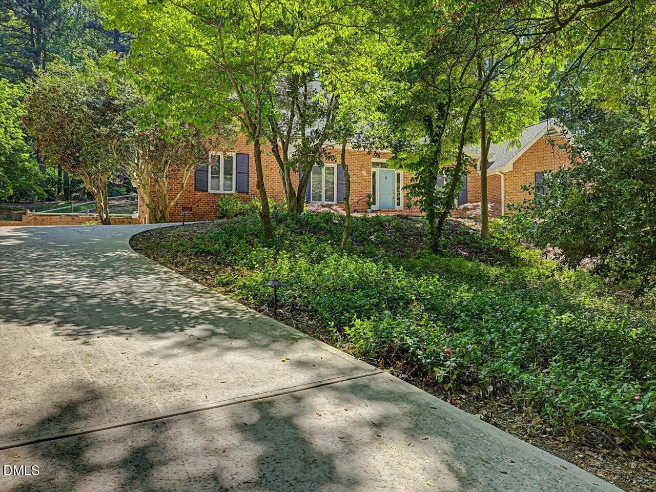 095-Circle Driveway - 12 Lanier Drive, Chapel Hill, NC 27517, Chapel Hill
