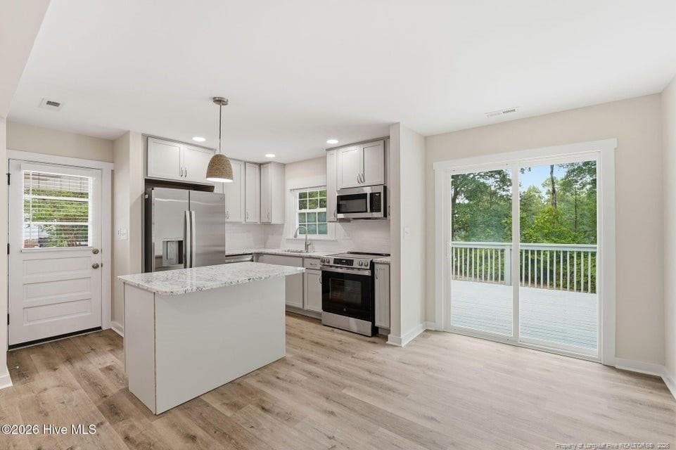 Photo 10 - 601 Bethesda Avenue, Aberdeen, NC 28315