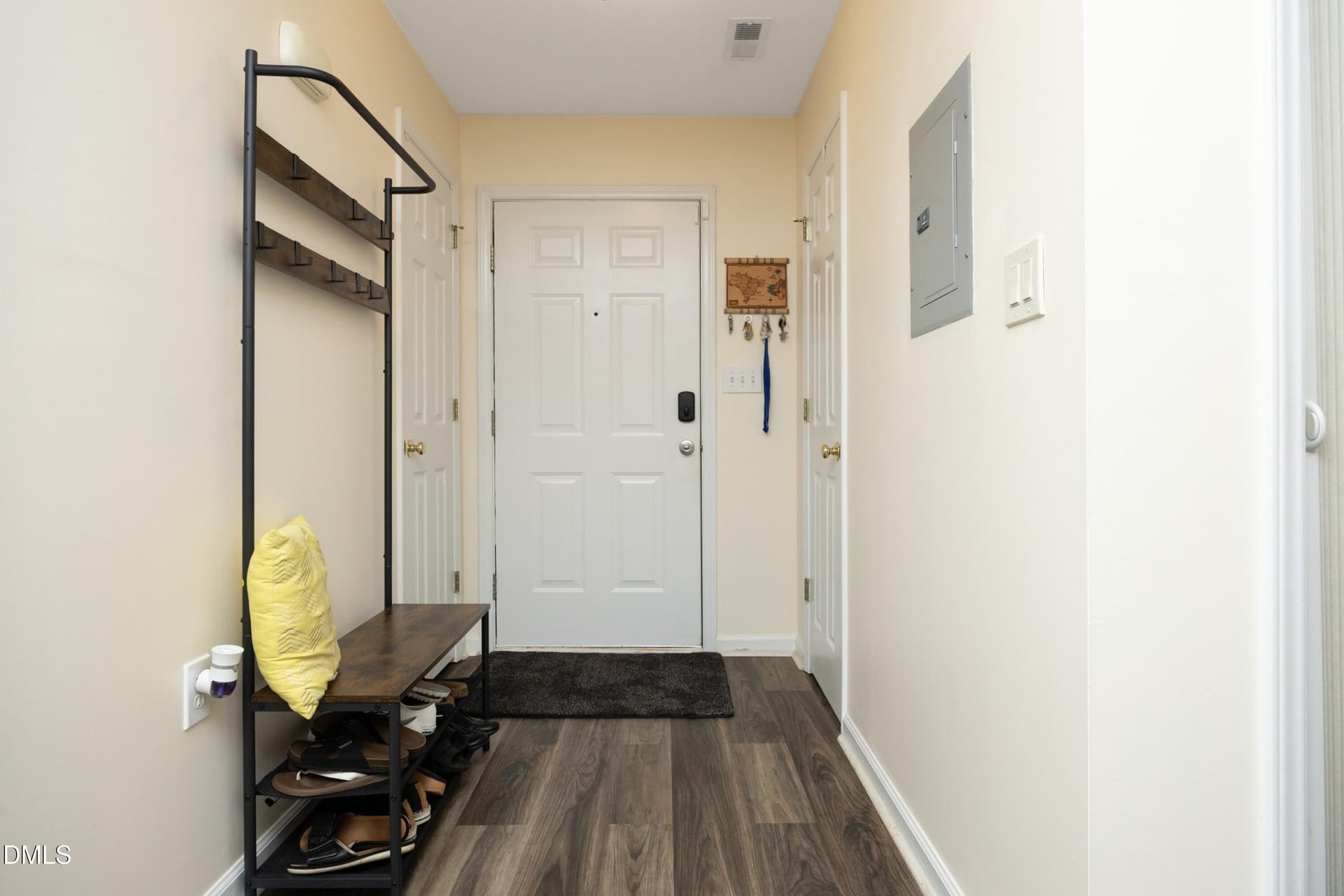04Foyer - 1112 Renshaw Court, Cary, NC 27518