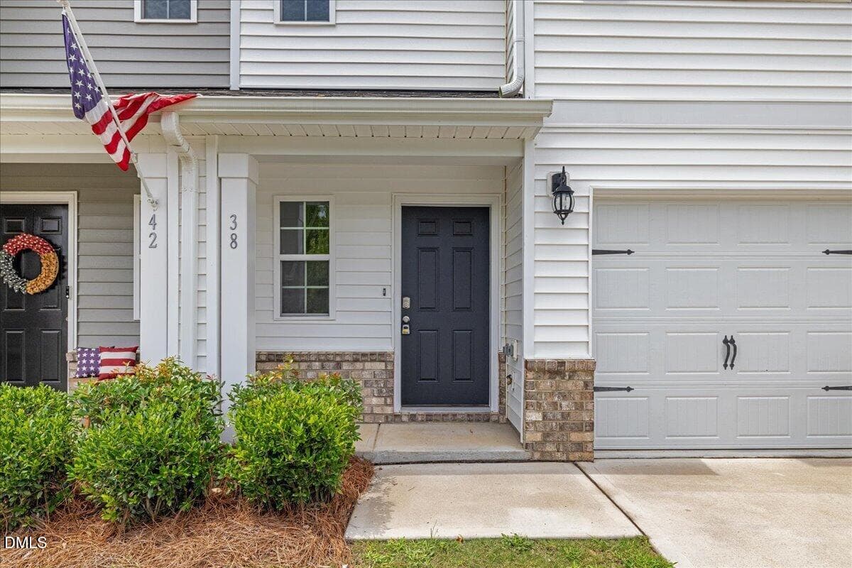 05-38 March Crk Dr - 38 March Creek Drive, Fuquay Varina, NC 27526