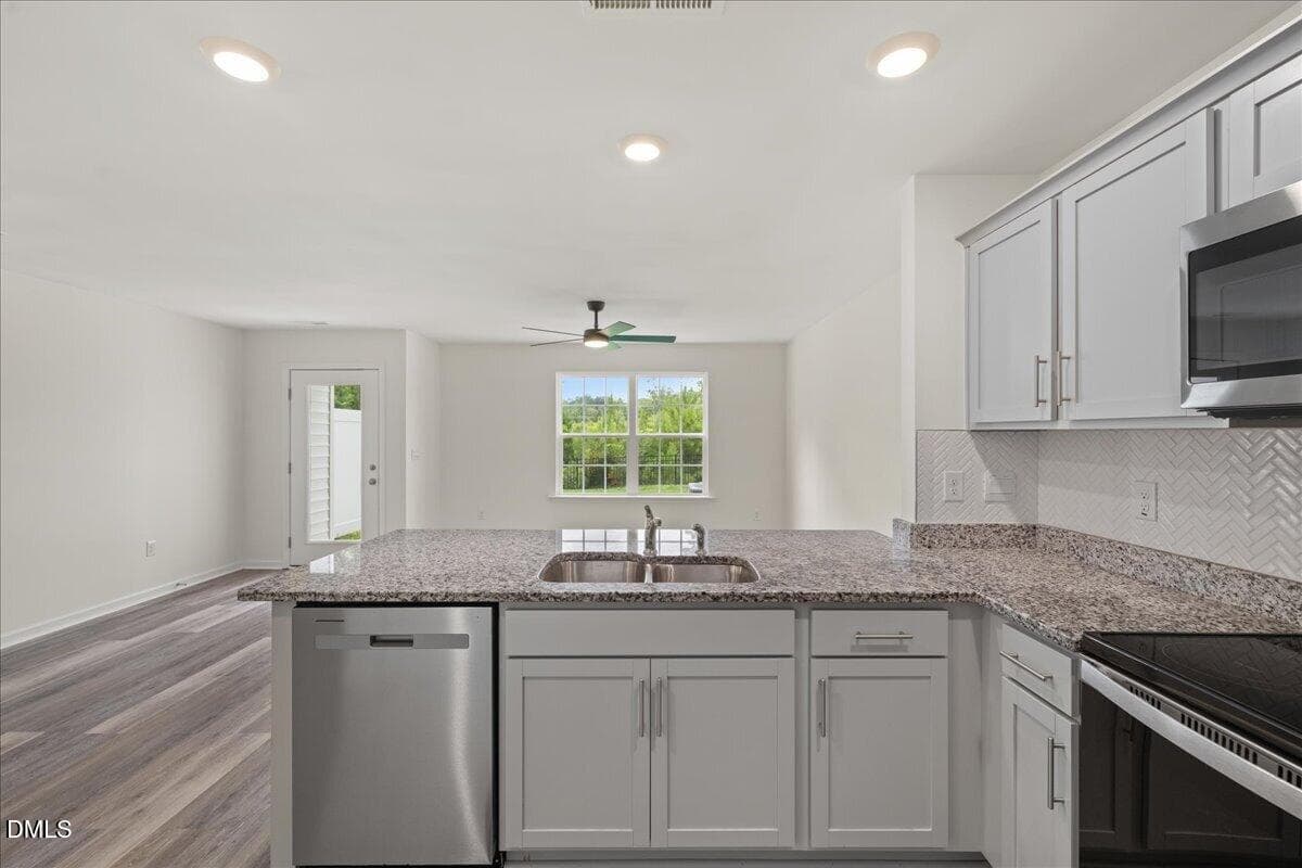 12-38 March Crk Dr - 38 March Creek Drive, Fuquay Varina, NC 27526