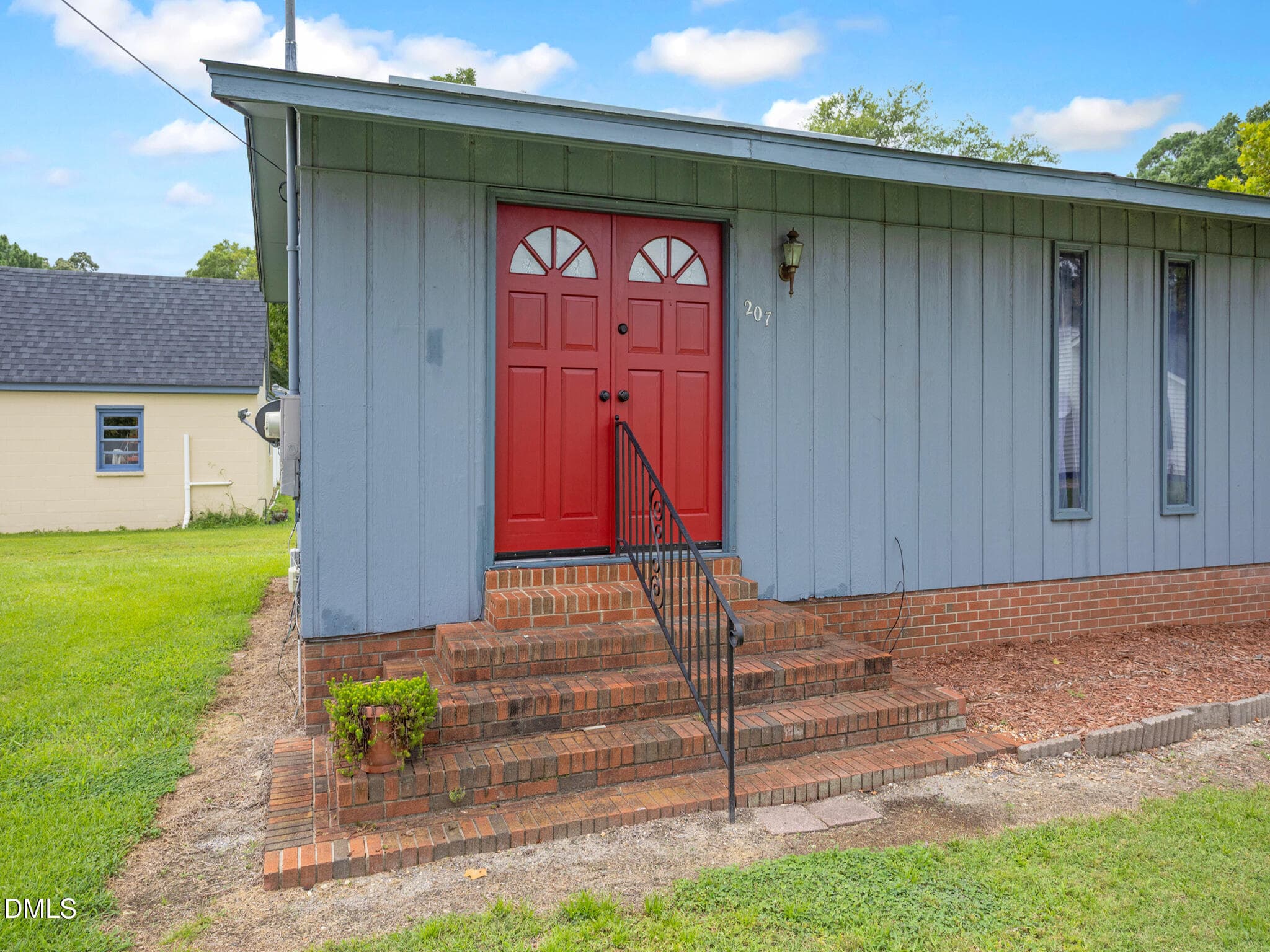 DU3A4588 - 207 Price Street, Pine Level, NC 27576