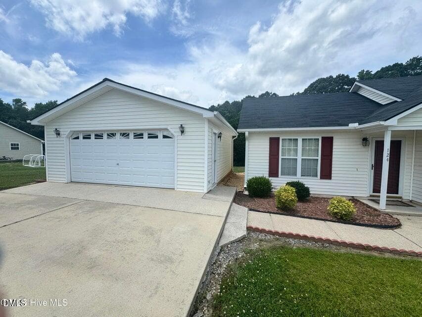 20260528190141556737000000-o - 124 Stockbridge Drive, Selma, NC 27576