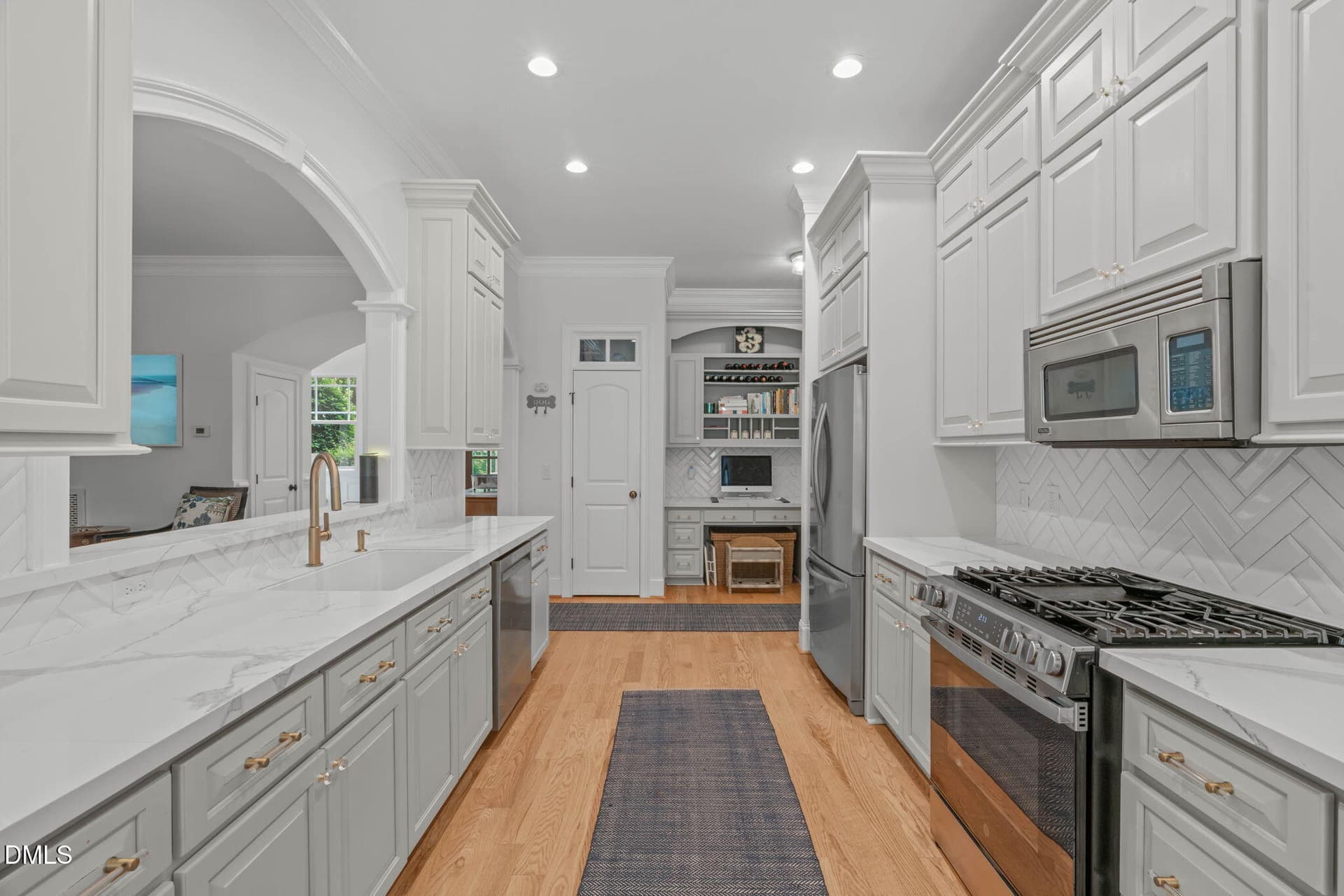 Chef Inspired Kitchen - 200 Middle Creek Park Avenue, Apex, NC 27539