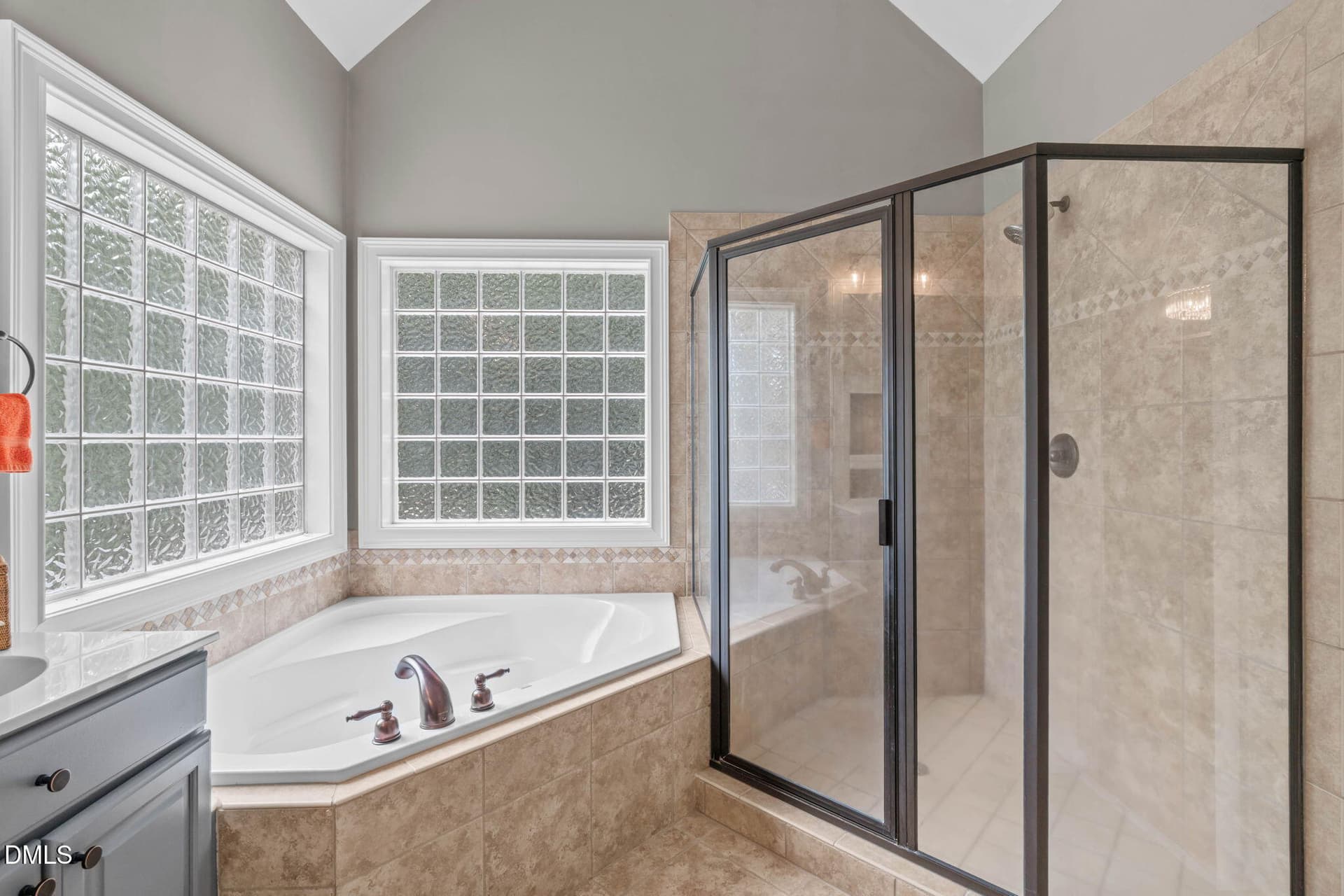 Owner's Ensuite - 200 Middle Creek Park Avenue, Apex, NC 27539