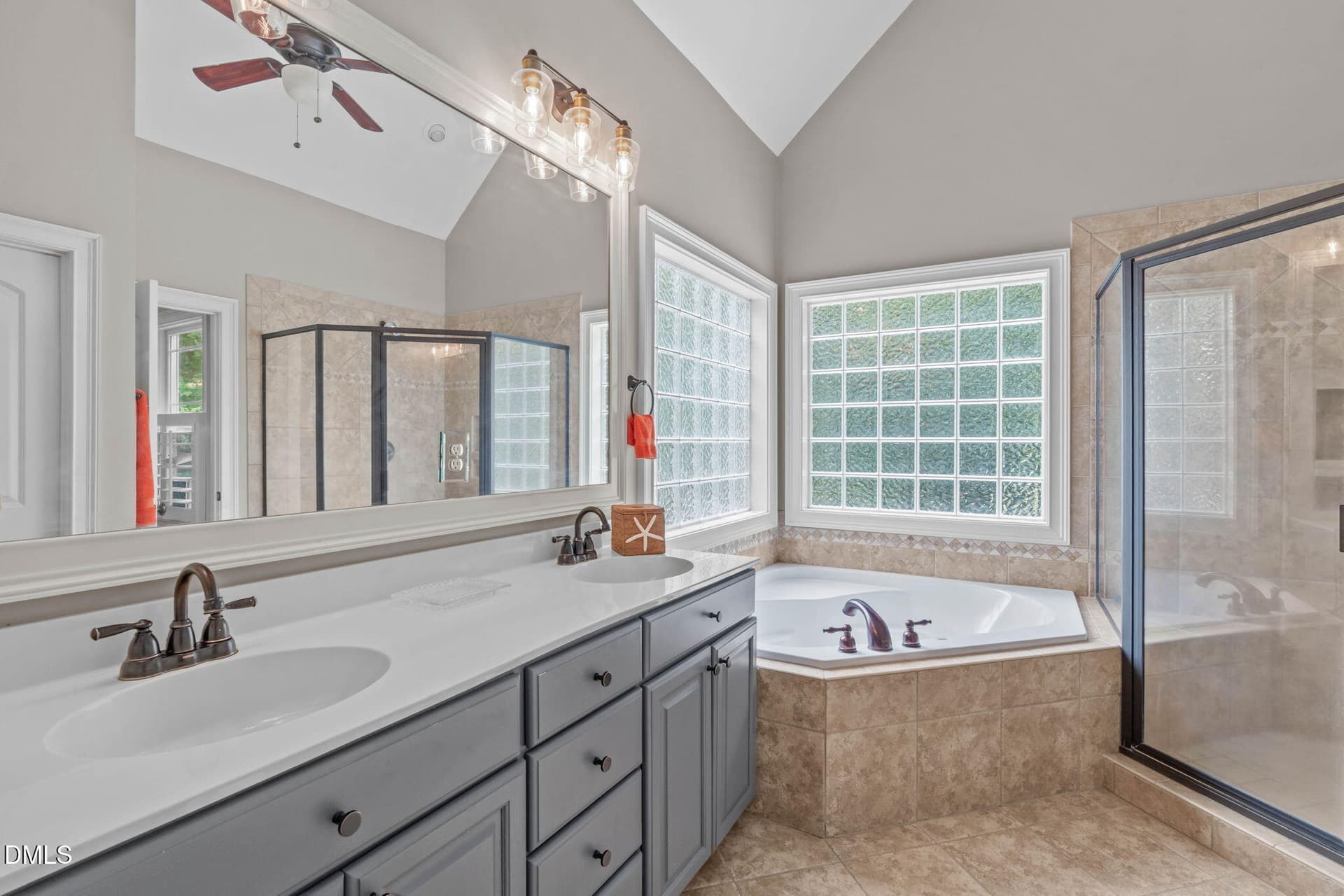 Owner's Ensuite - 200 Middle Creek Park Avenue, Apex, NC 27539
