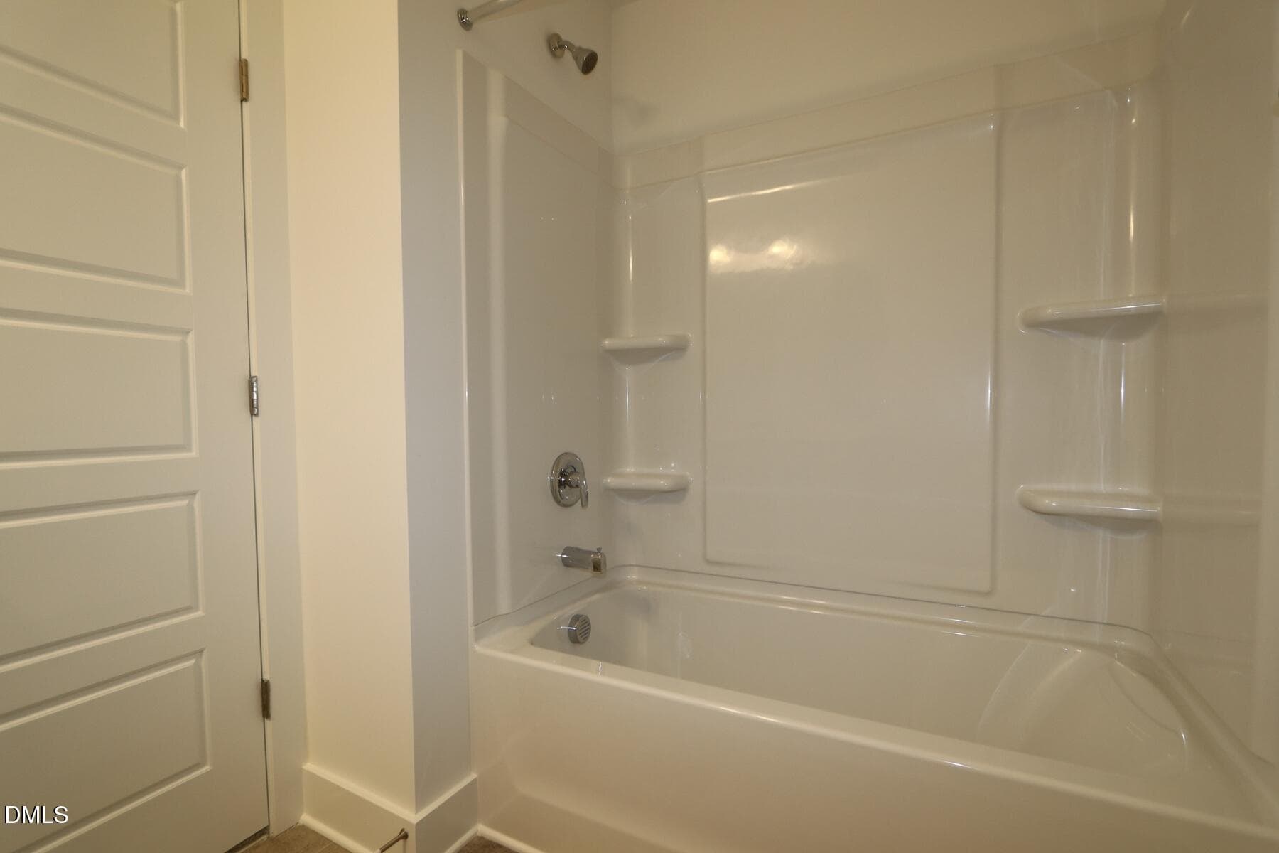 Secondary Bath - 144 Golfview Avenue, Benson, NC 27504