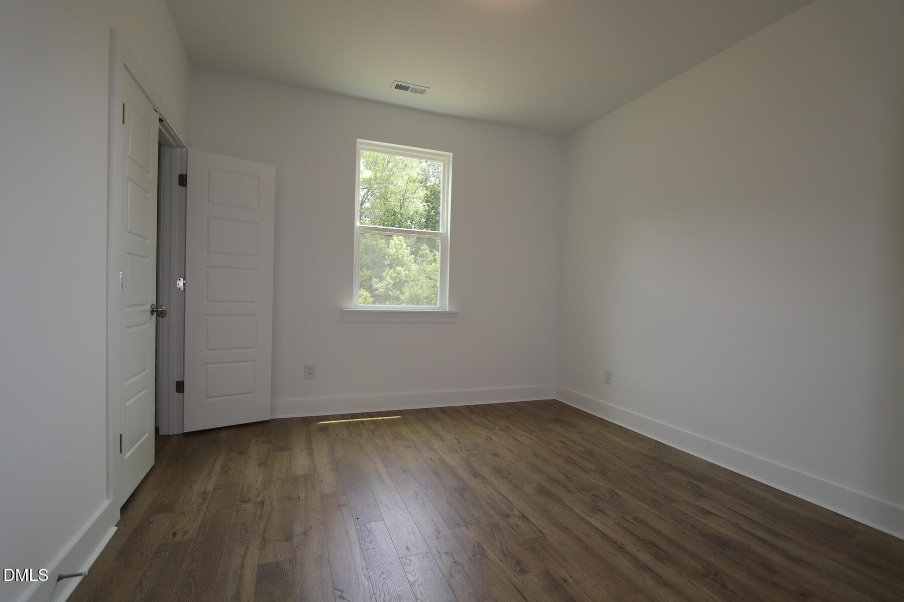 Flex Room - 144 Golfview Avenue, Benson, NC 27504