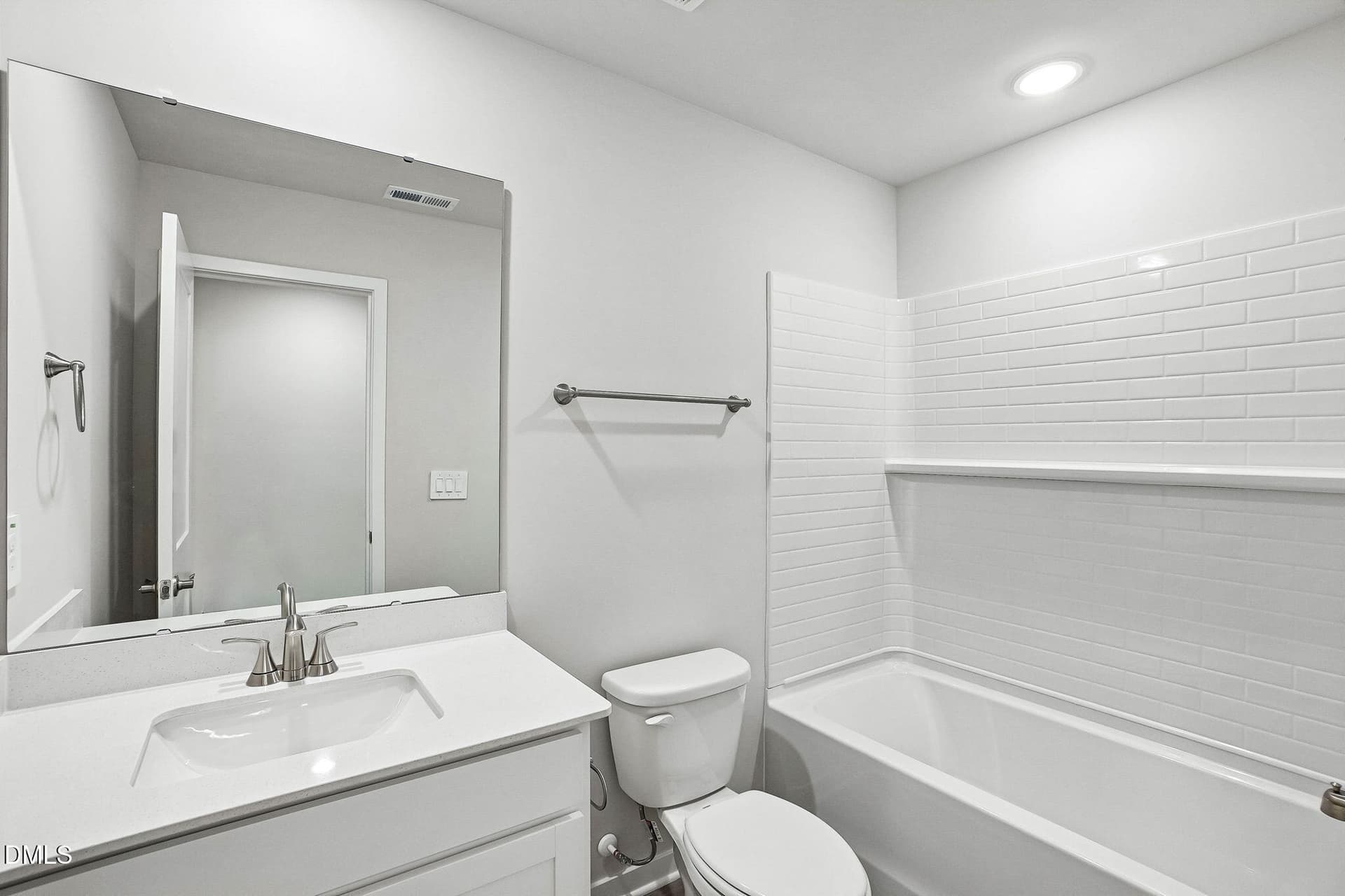 21 - Secondary bath - 509 Southland Drive, Zebulon, NC 27597