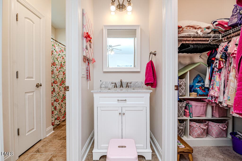 Jack and Jill style bath - 1200 Graedon Drive, Raleigh, NC 27603, Raleigh