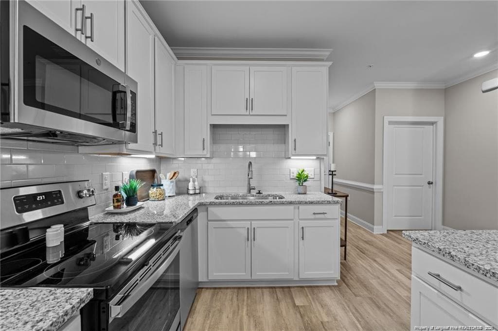 Photo 5 - 188 Gallery Drive 303, Spring Lake, NC 28390