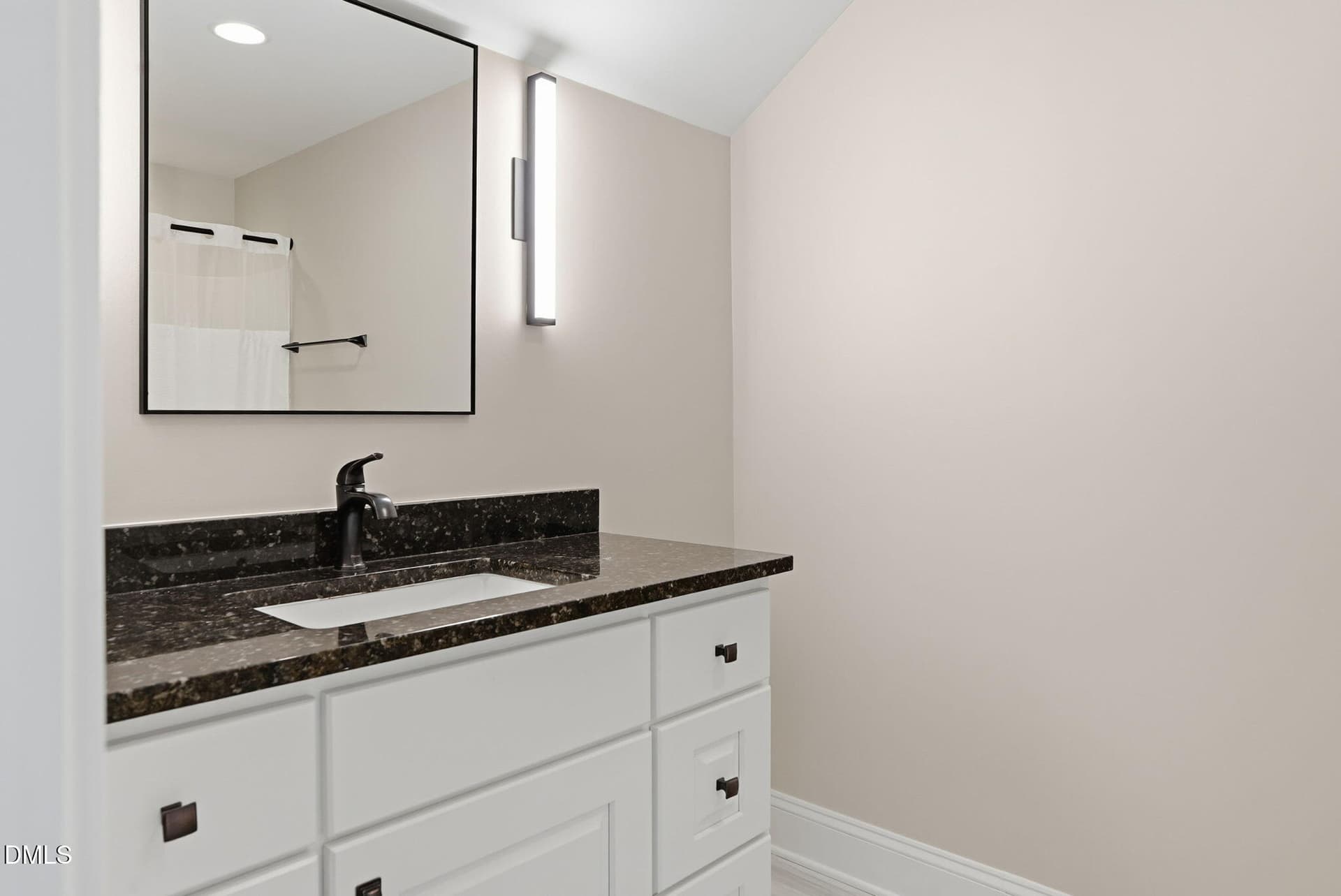 Full Bathroom - 222 American Court, Apex, NC 27523