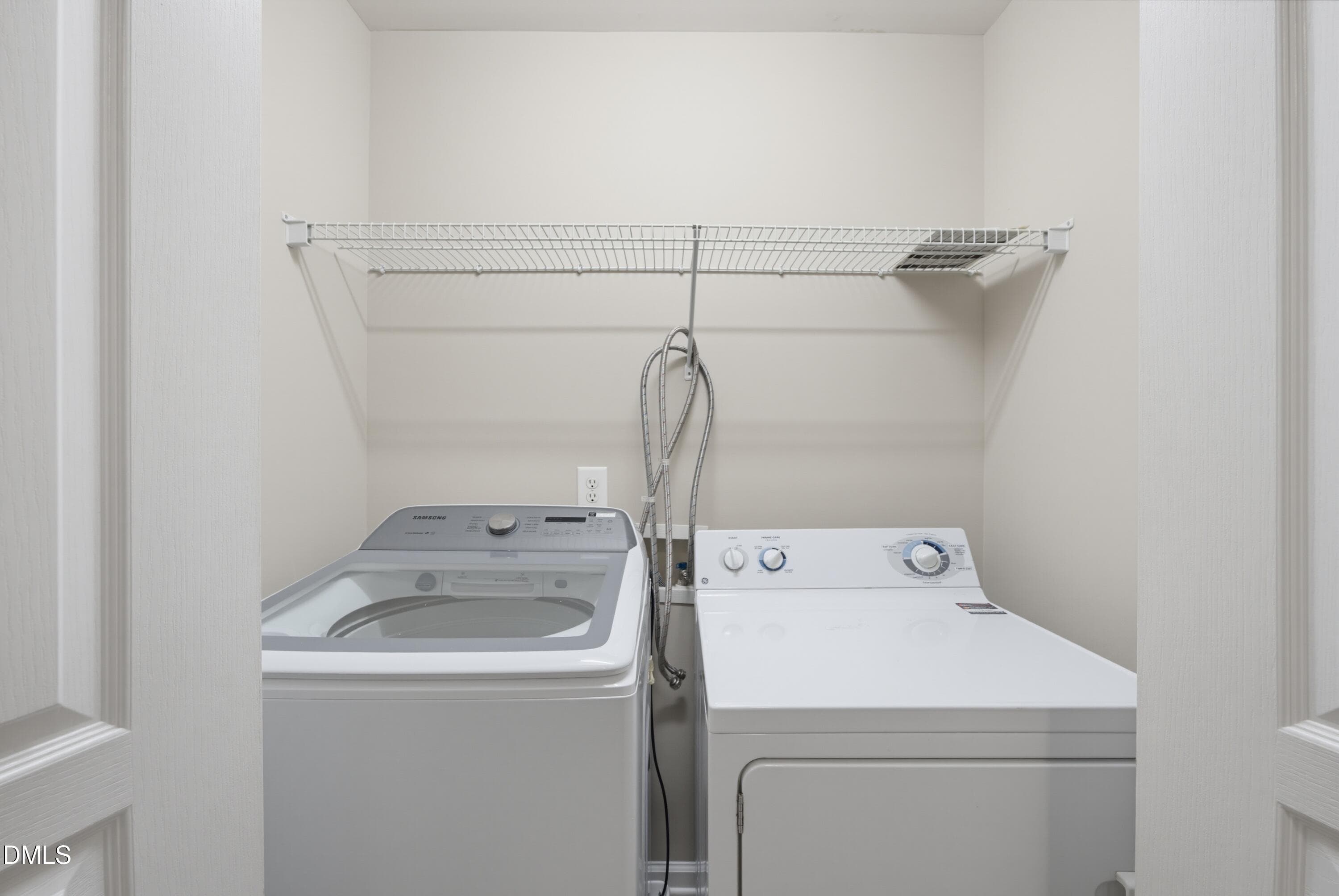 Laundry - 6029 History Trail, Raleigh, NC 27612, Raleigh