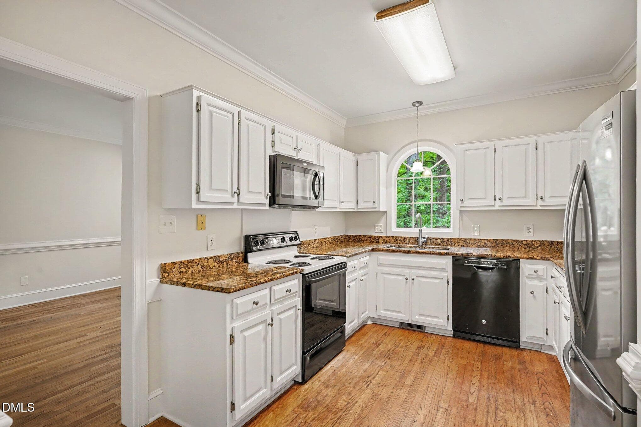 010_file_3287 - 1304 Hampshire Court, Raleigh, NC 27612, Raleigh