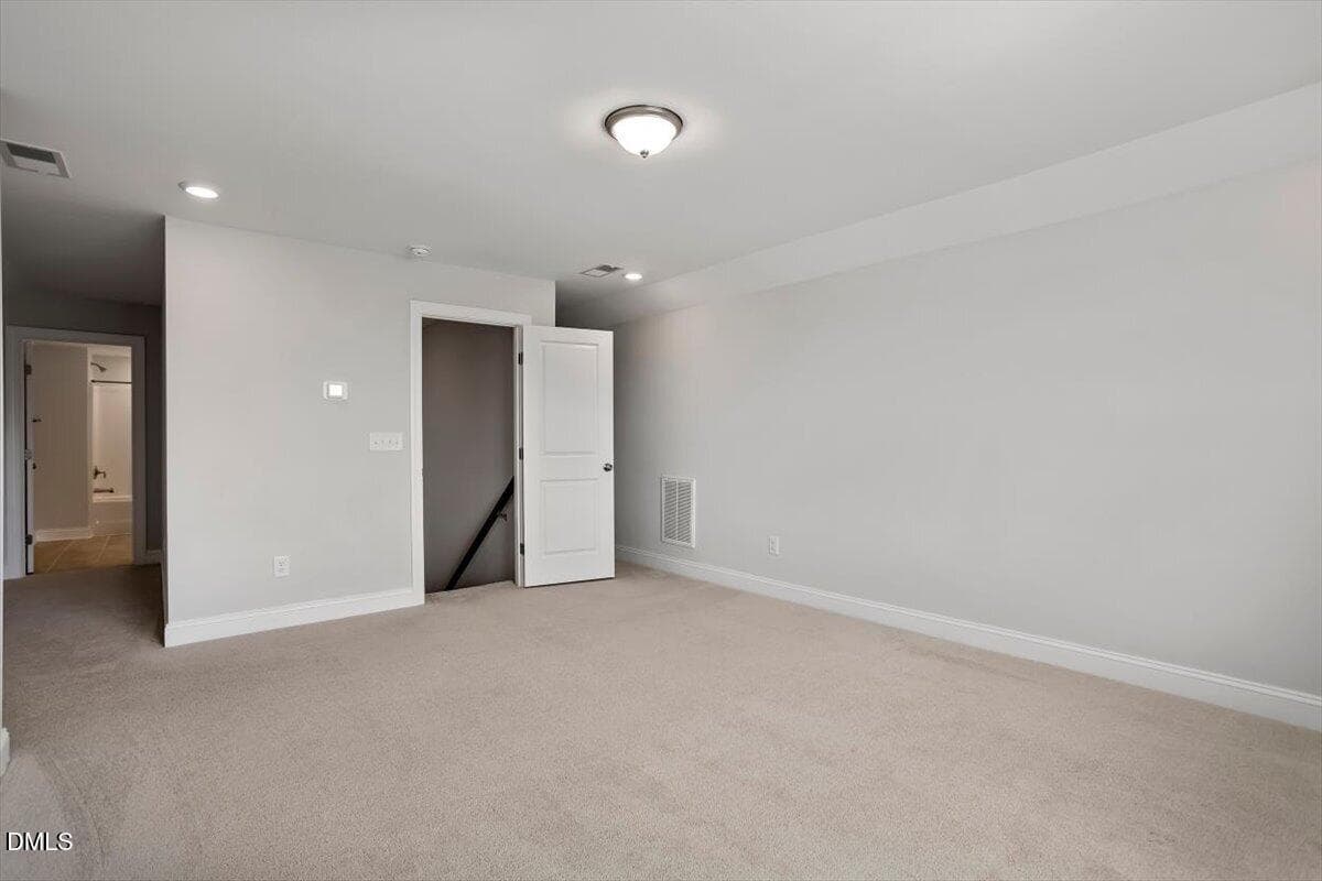 49-245 N Crest Dr [3285168]_08062026_49 - 245 N Crest Drive, Chapel Hill, NC 27517, Chapel Hill