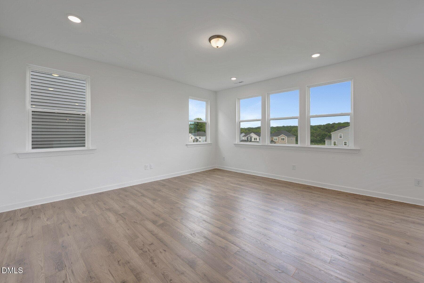 [L327_z035]none35 - 260 Yellow River Way, Garner, NC 27529