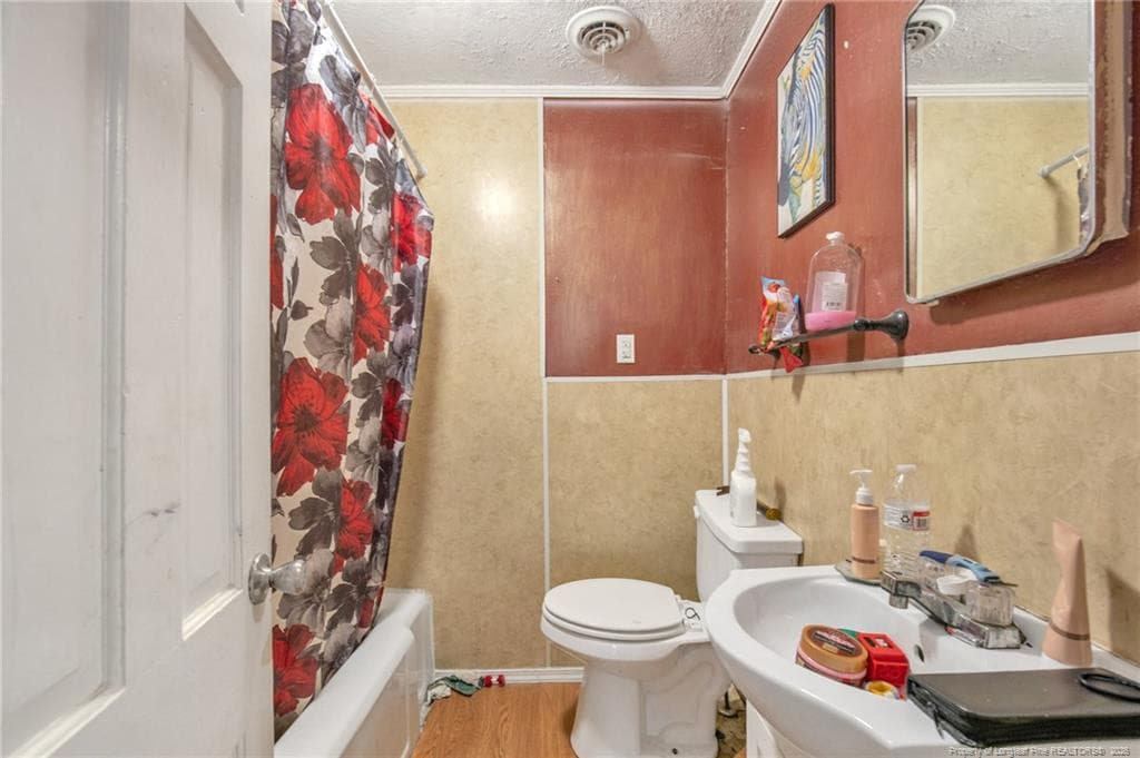 Photo 11 - 318 N Elm Street N, Maxton, NC 28364