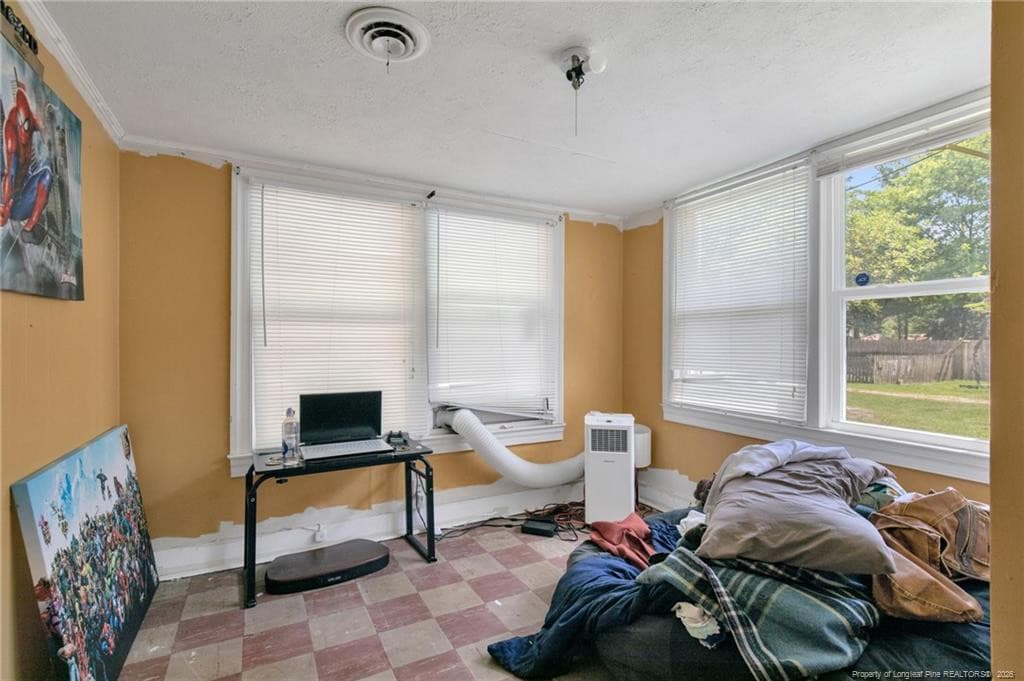 Photo 13 - 318 N Elm Street N, Maxton, NC 28364