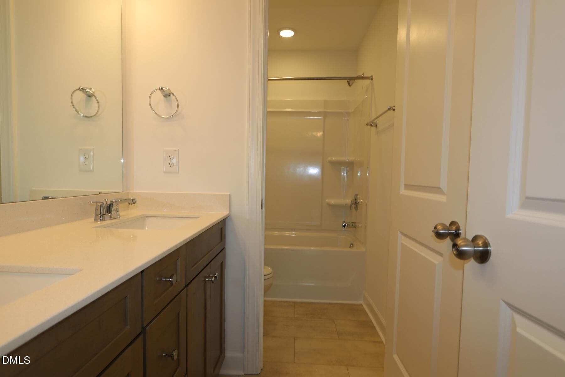 [L328_z032]none32 - 264 Yellow River Way, Garner, NC 27529
