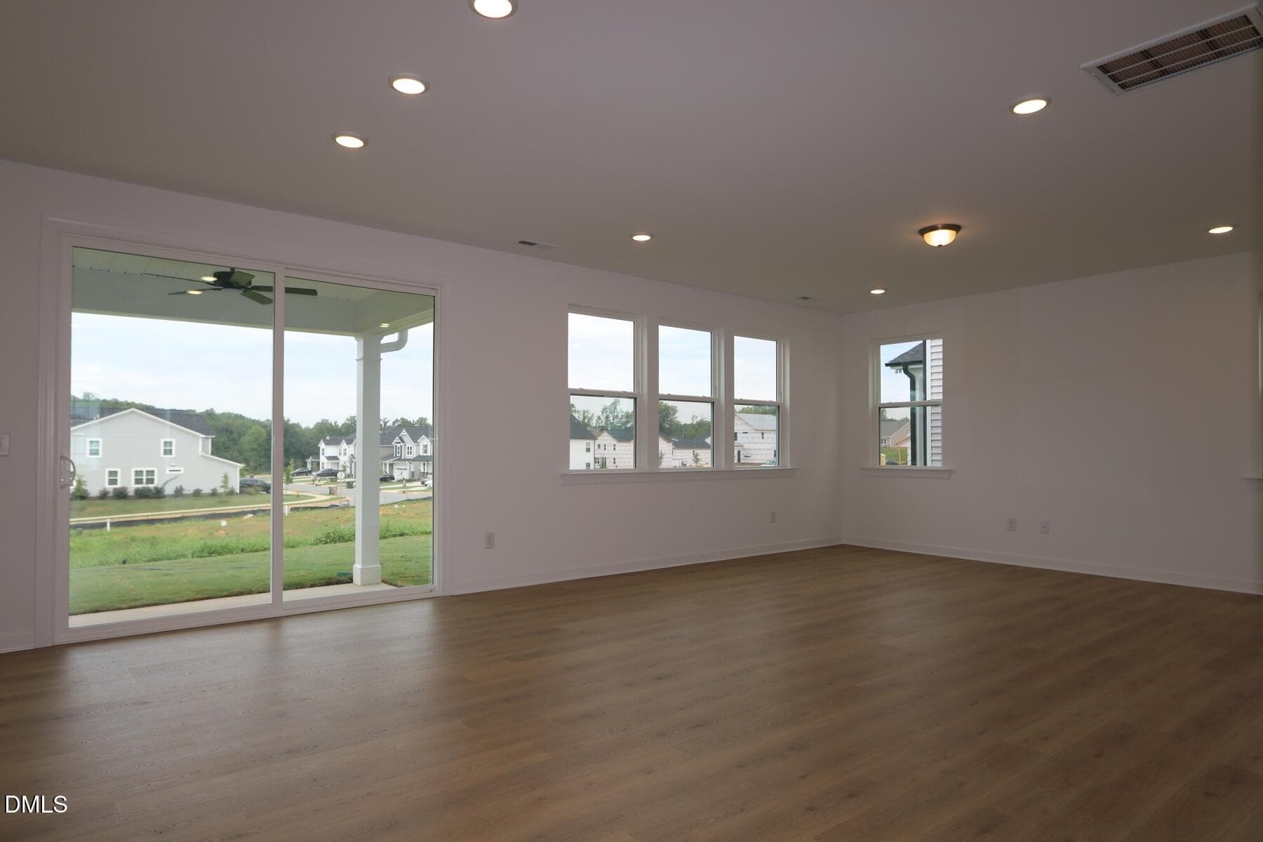 [L328_z042]none42 - 264 Yellow River Way, Garner, NC 27529