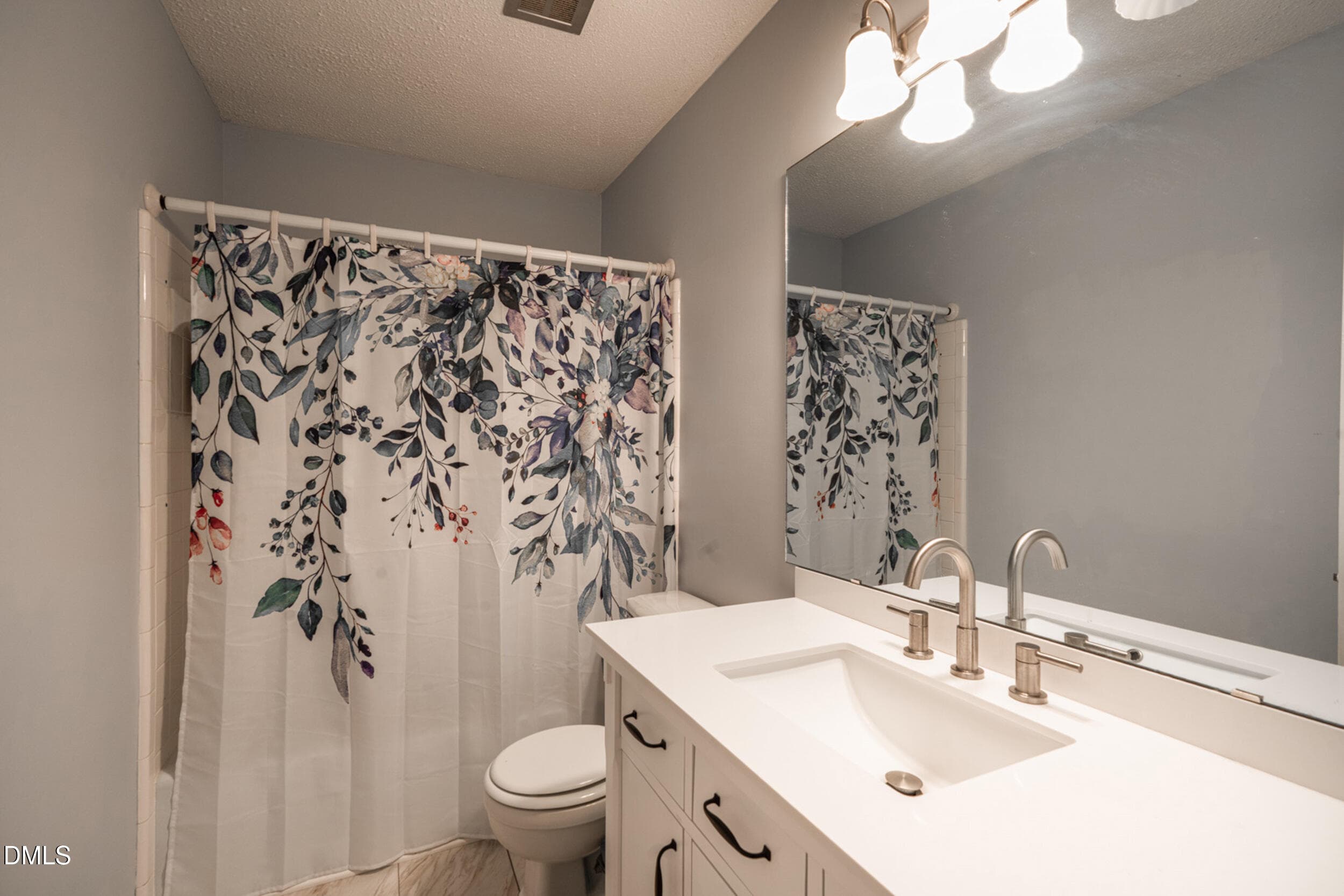 16_Main_Hall_Bath - 1008 E Millbrook Road, Raleigh, NC 27609, Raleigh