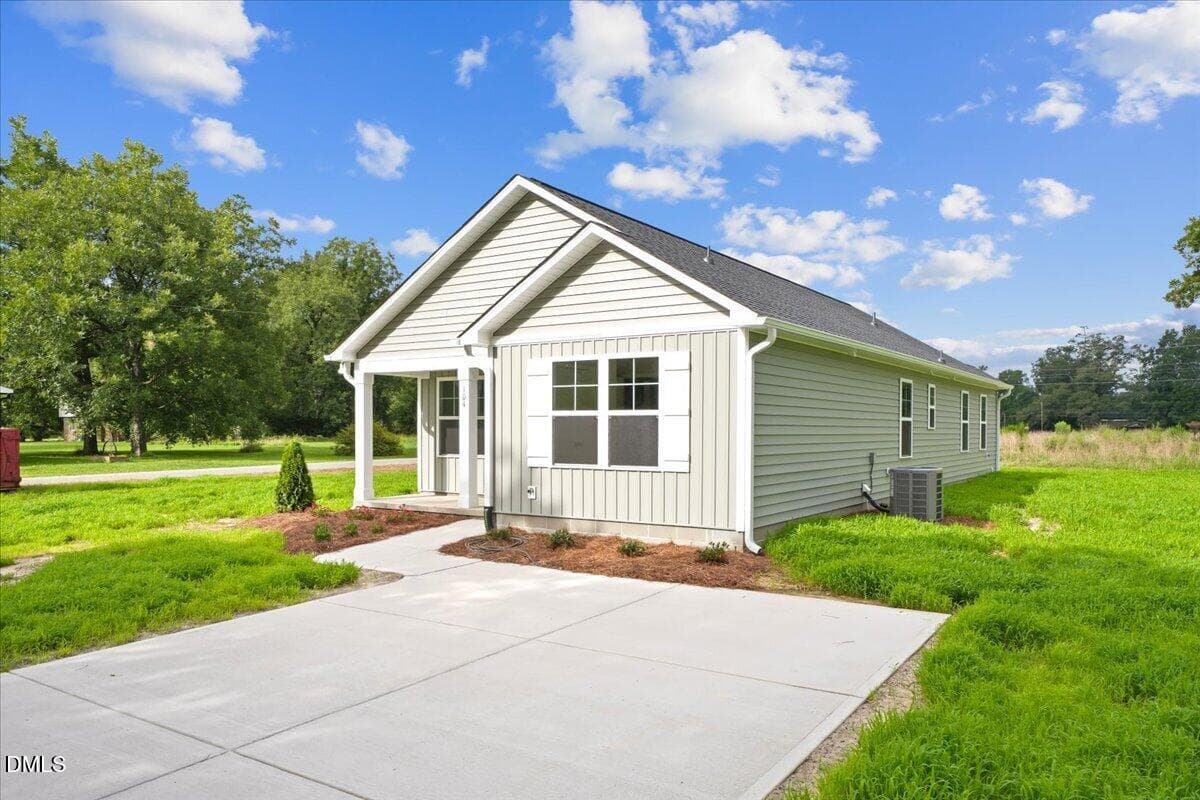 33-104 Lee St-4 - 104 Lee Street, Roseboro, NC 28382