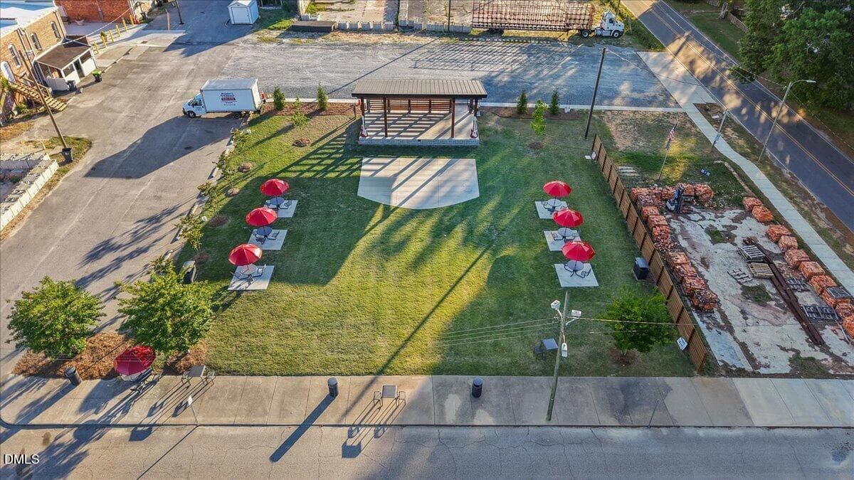 50-303 N West St-49 - 104 Lee Street, Roseboro, NC 28382