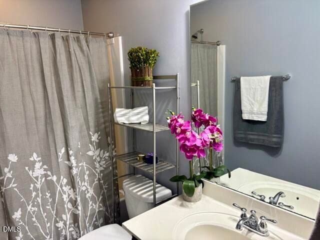 Secondary bathroom 2 - 939 Ileagnes Road, Raleigh, NC 27603, Raleigh