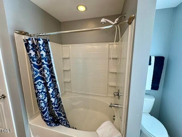 Soaking tub-shower - 939 Ileagnes Road, Raleigh, NC 27603, Raleigh