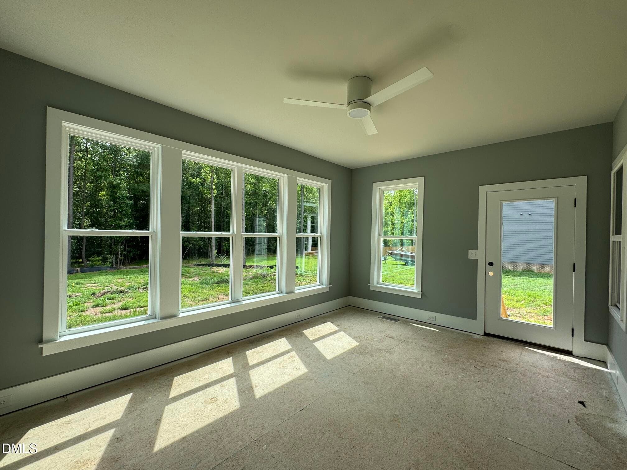 Sun Room - 935 Lynch Road, Selma, NC 27576