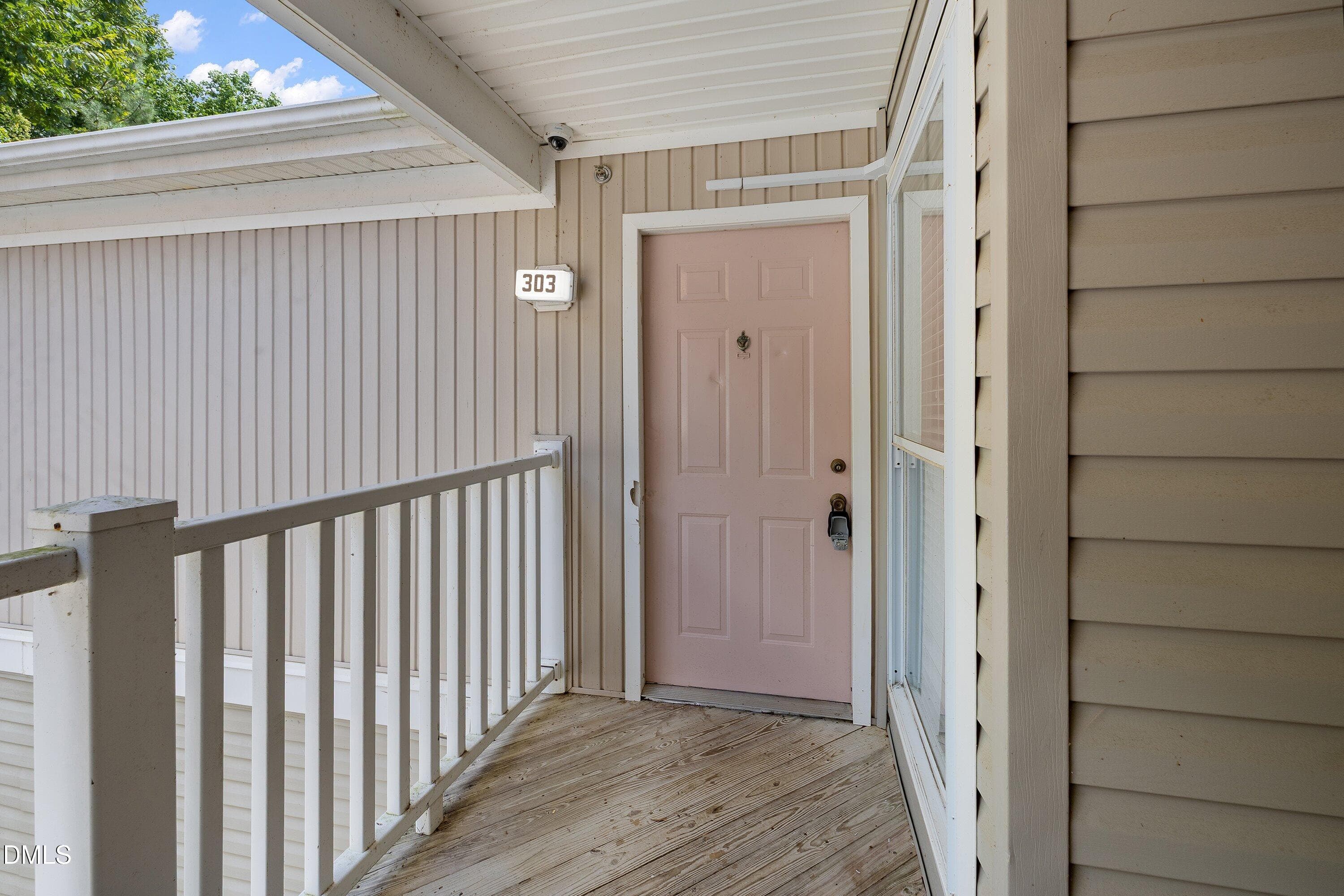 02-1431 Collegiate Cir #303_5766 - 1431 Collegiate Circle 303, Raleigh, NC 27606, Raleigh