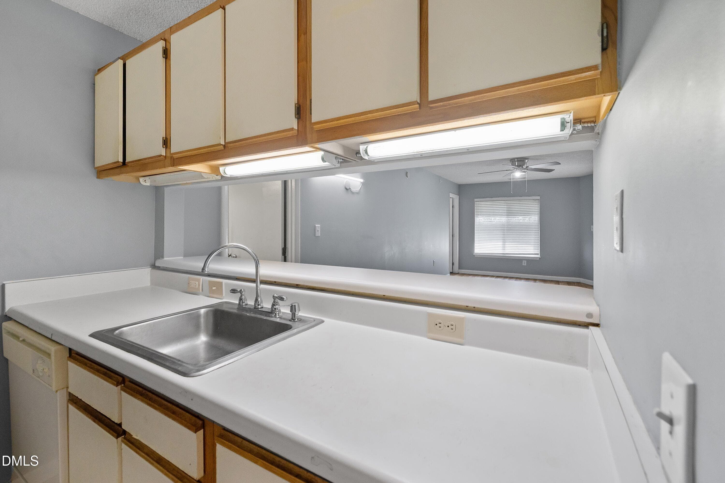 04-1431 Collegiate Cir #303_5774 - 1431 Collegiate Circle 303, Raleigh, NC 27606, Raleigh