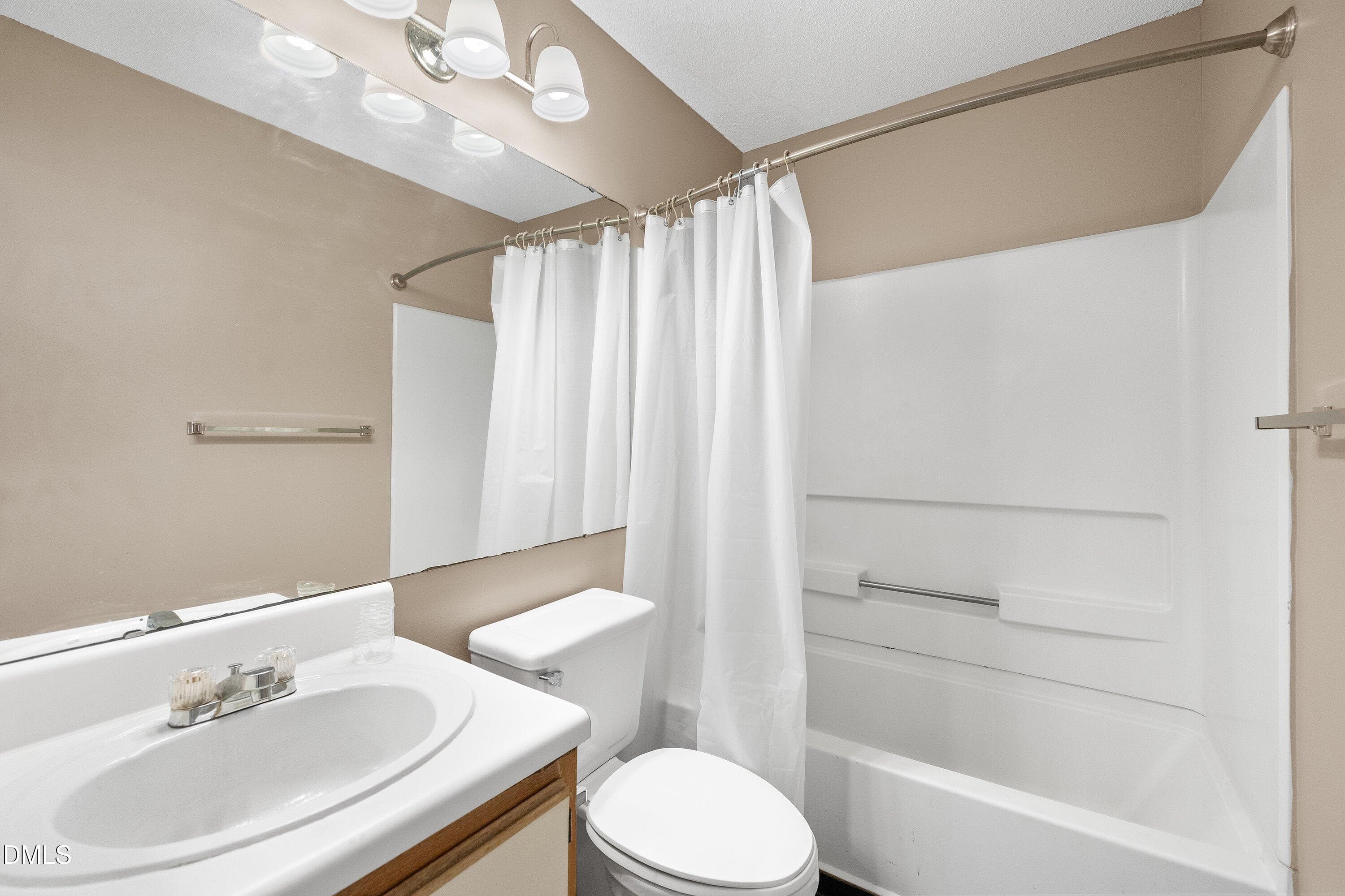 13-1431 Collegiate Cir #303_5827 - 1431 Collegiate Circle 303, Raleigh, NC 27606, Raleigh