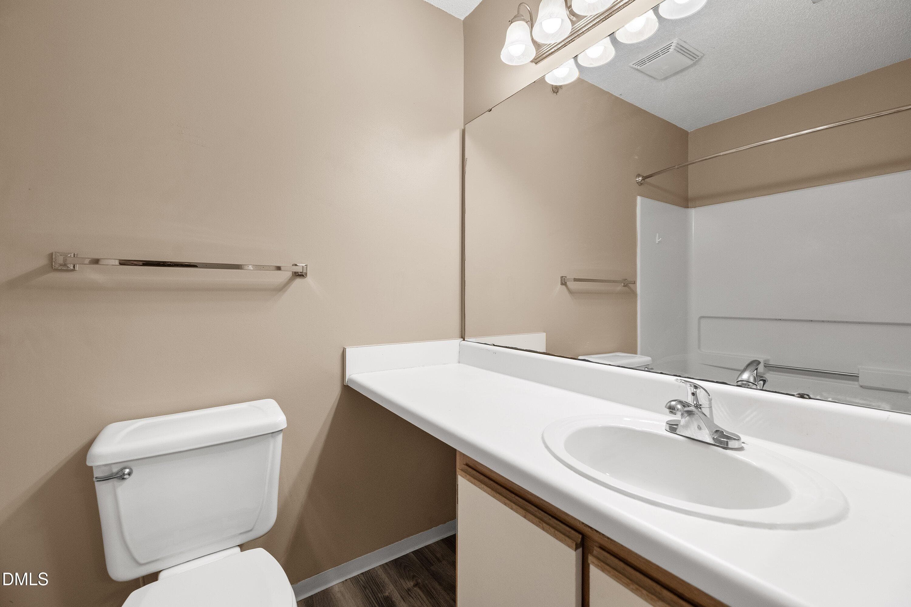 26-1431 Collegiate Cir #303_5890 - 1431 Collegiate Circle 303, Raleigh, NC 27606, Raleigh