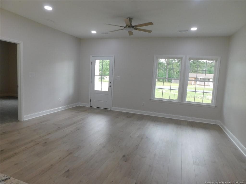 Family Room - 605 5th Street, Bladenboro, NC 28320