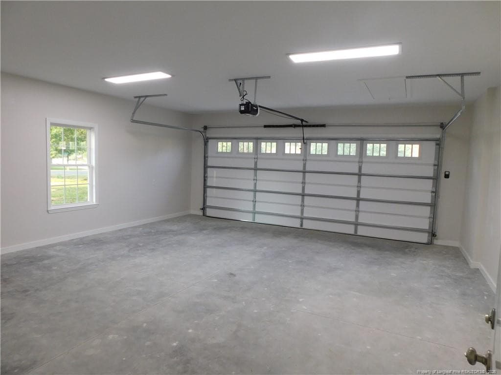 Garage - 605 5th Street, Bladenboro, NC 28320