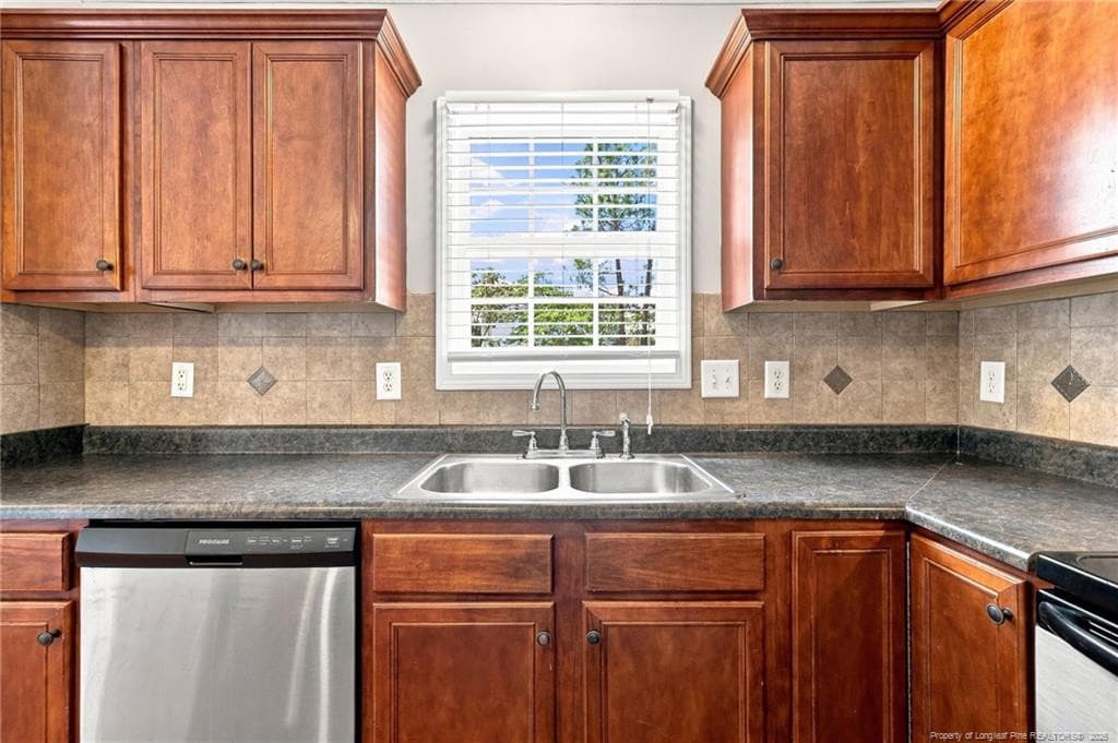 Photo 16 - 2905 Aristocrat Lane, Fayetteville, NC 28306, Fayetteville