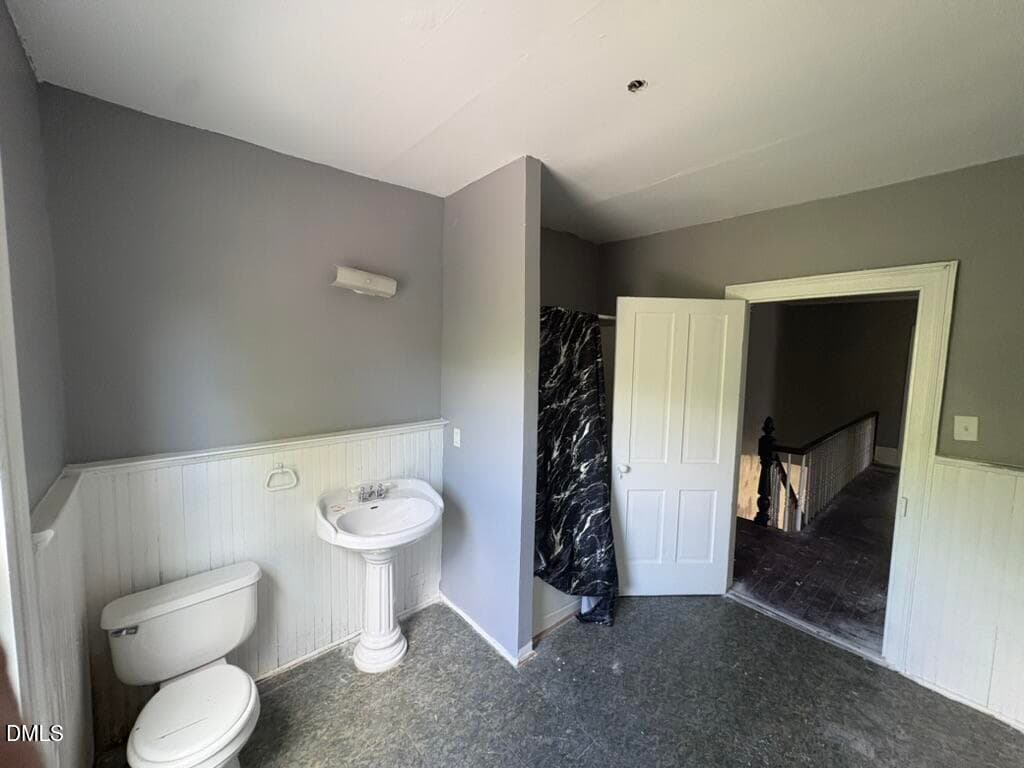 Full bath 3 - second floor - 512 Raleigh Street, Oxford, NC 27565