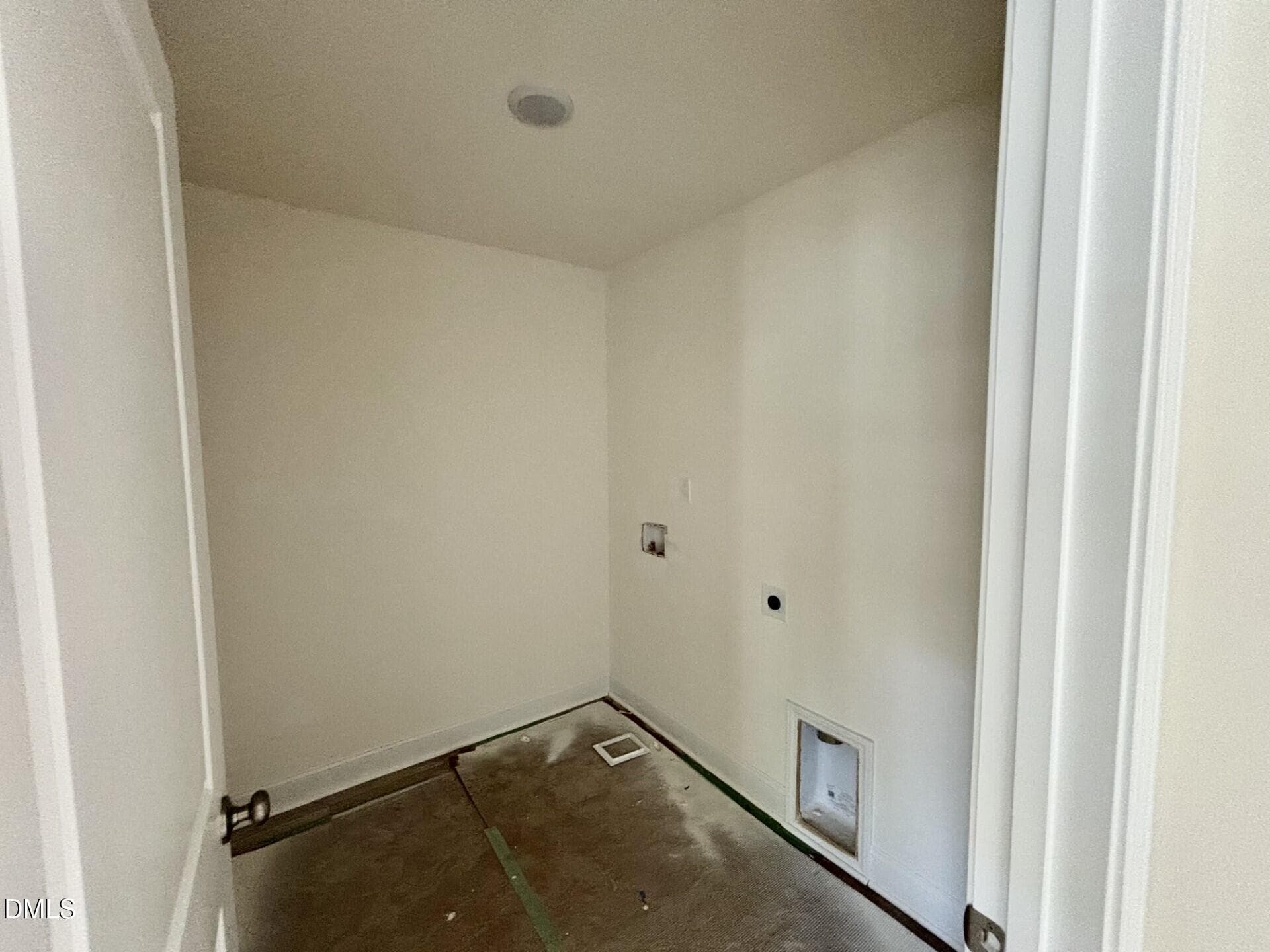 153 laundry - 205 Sugar Pine Drive, Franklinton, NC 27525, Franklinton