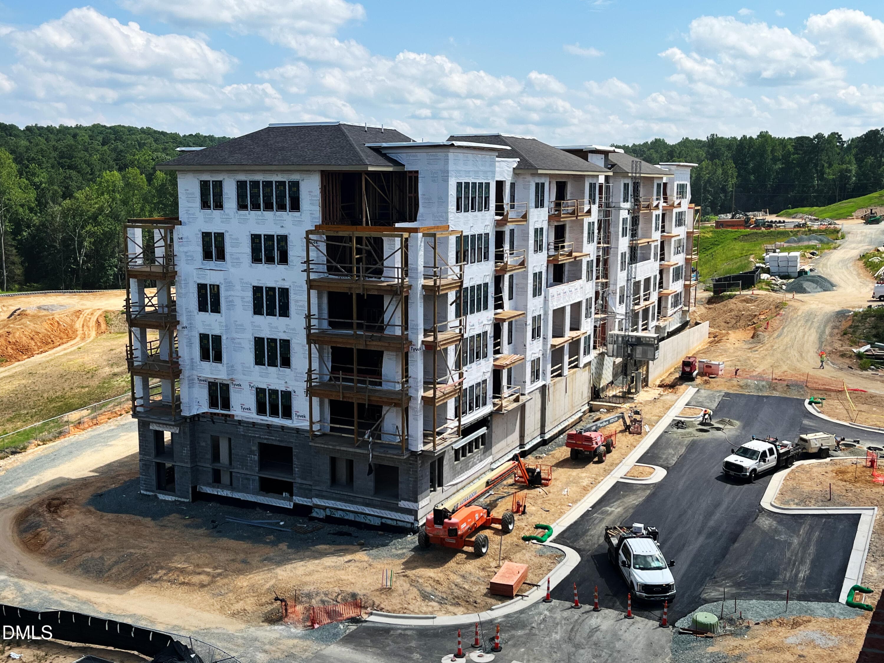 EXTERIOR 4 - 211 S Crk Crossing 417, Chapel Hill, NC 27516, Chapel Hill