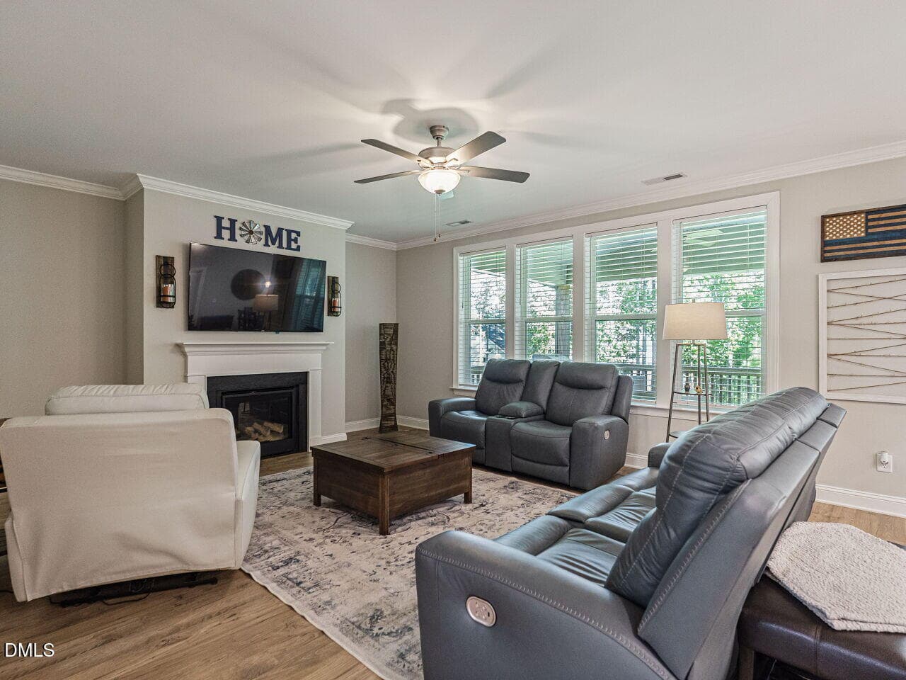 Family Room - 196 W Amber Oak Drive, Selma, NC 27576