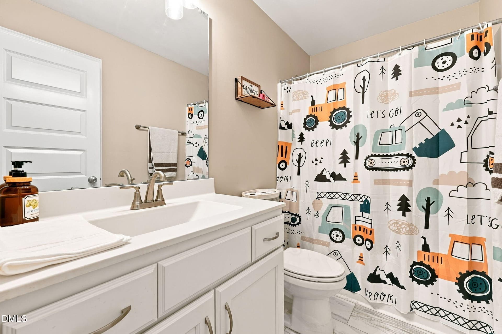 Full Bathroom - 265 Sorrel Drive, Franklinton, NC 27525
