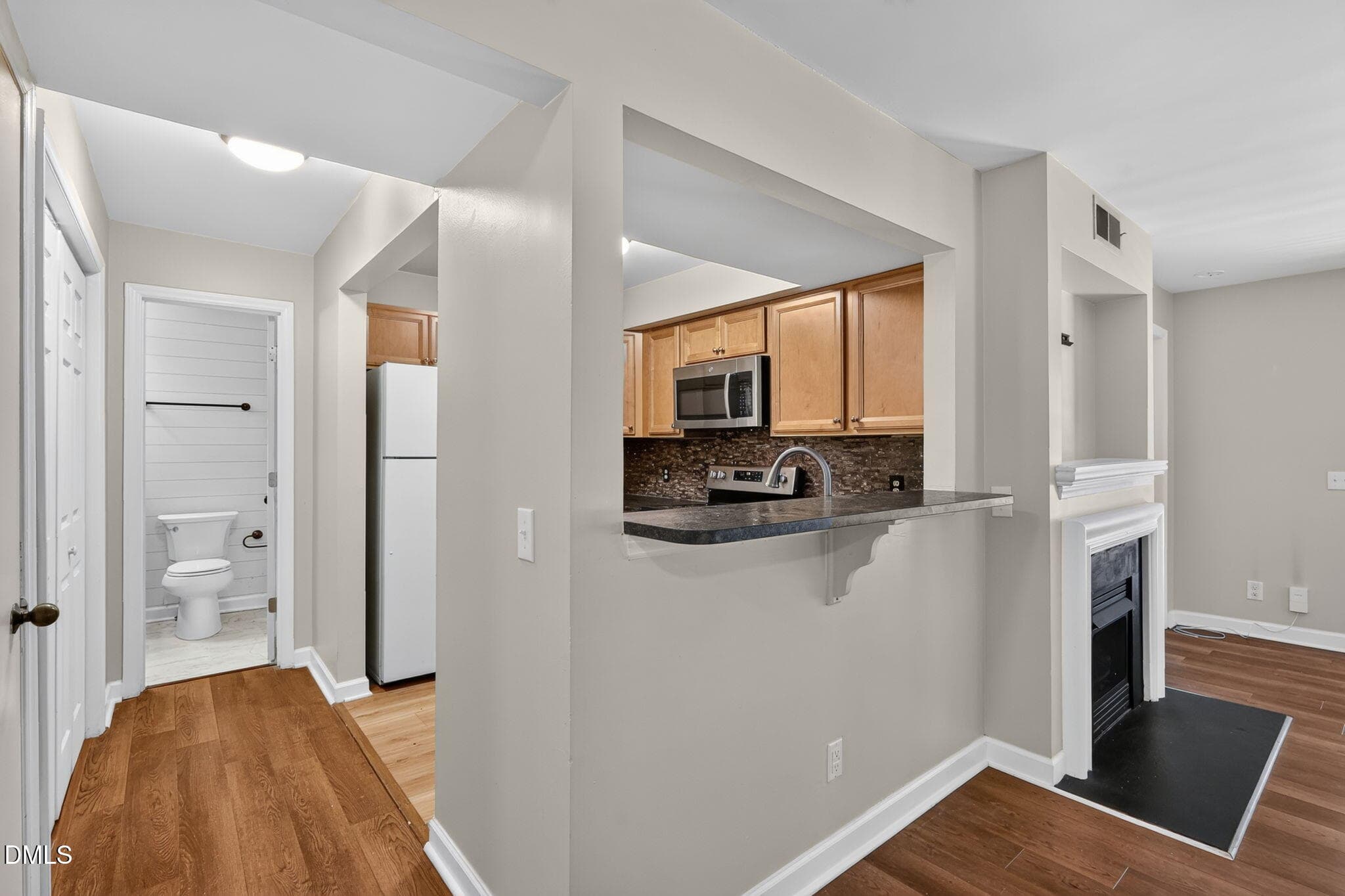16 - 1021 Nicholwood Drive 201, Raleigh, NC 27605, Raleigh