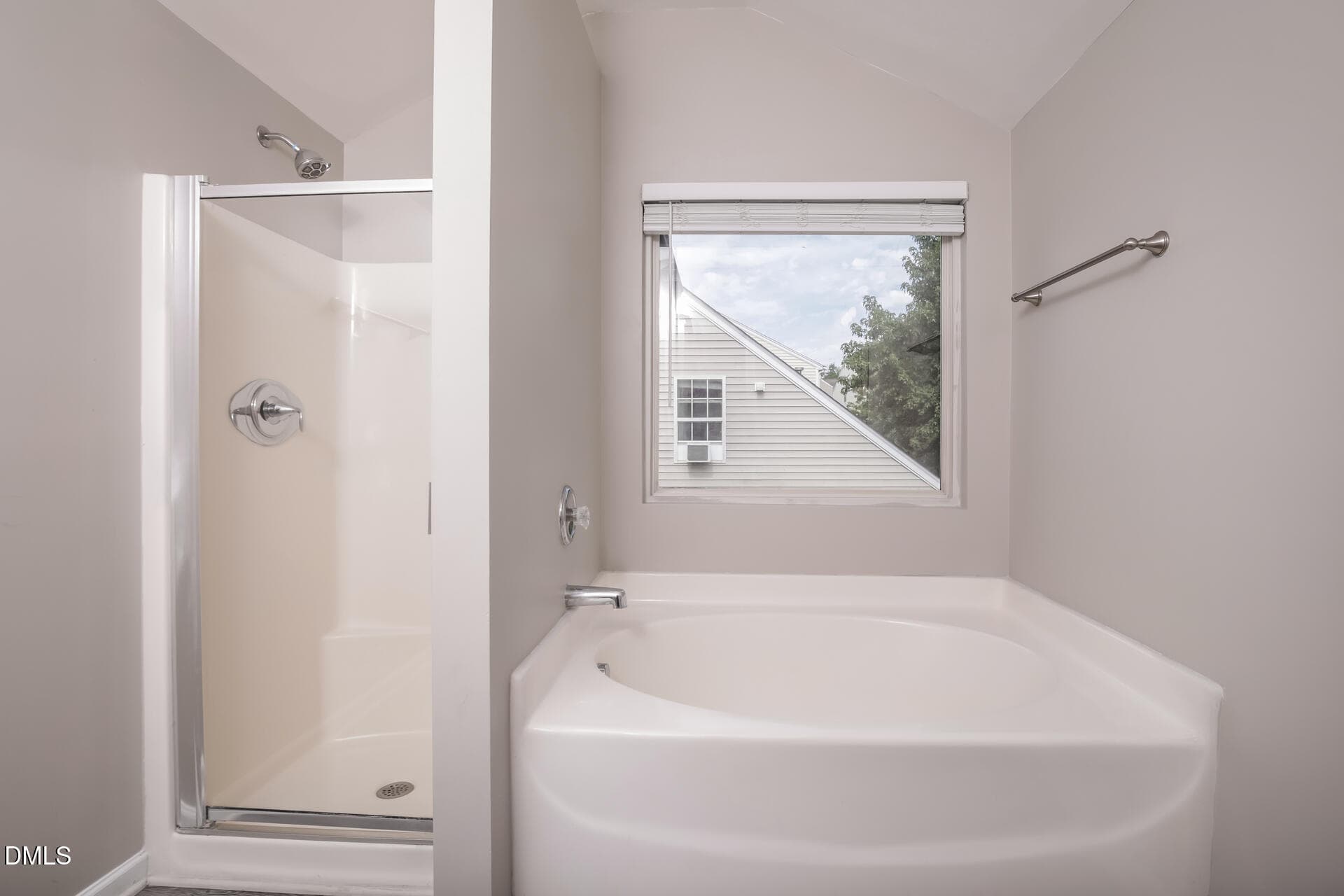 015-photo-main-bathroom-15574246 - 1109 Early Rise Street, Raleigh, NC 27610, Raleigh
