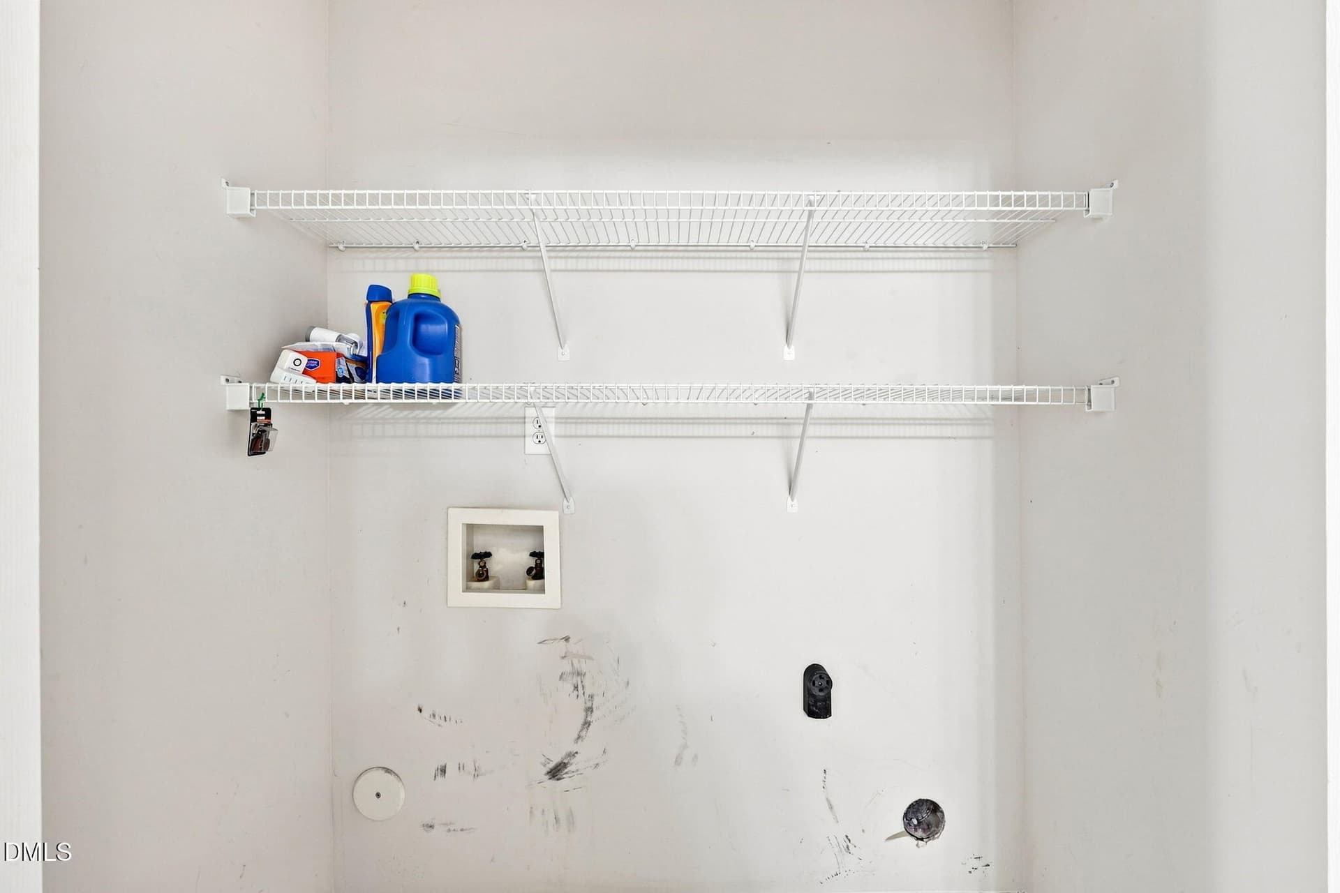 laundry - 2221 Delaney Drive # 112, Burlington, NC 27215